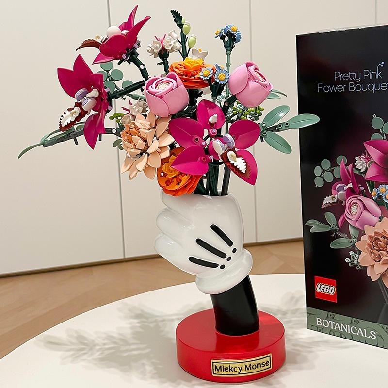 【輕奢風手捧花瓶藝術擺件】綠植+童話感+居家美學+環保材質【一個獨特且有創意的藝術品】